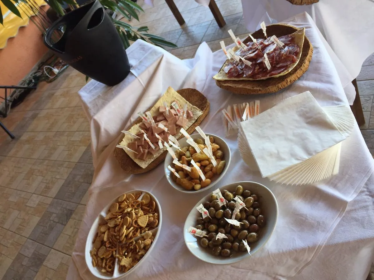 **  Hotel La Vela فاليدوريا إيطاليا