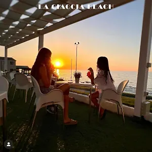 Tramonto Sea-front Apartment